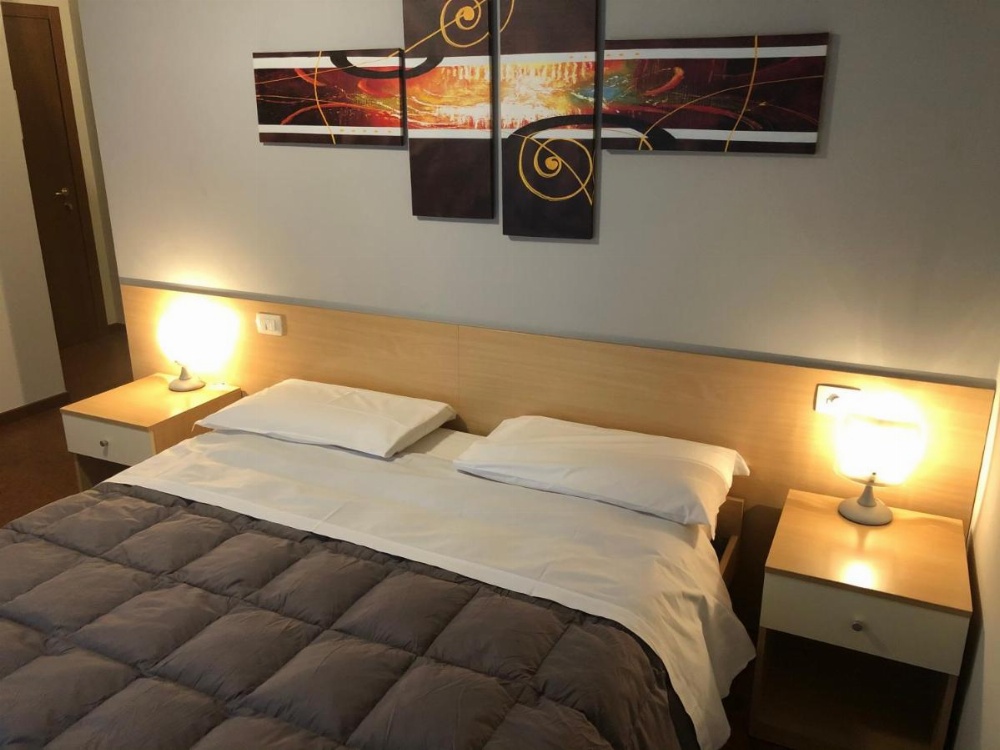 Room image 3